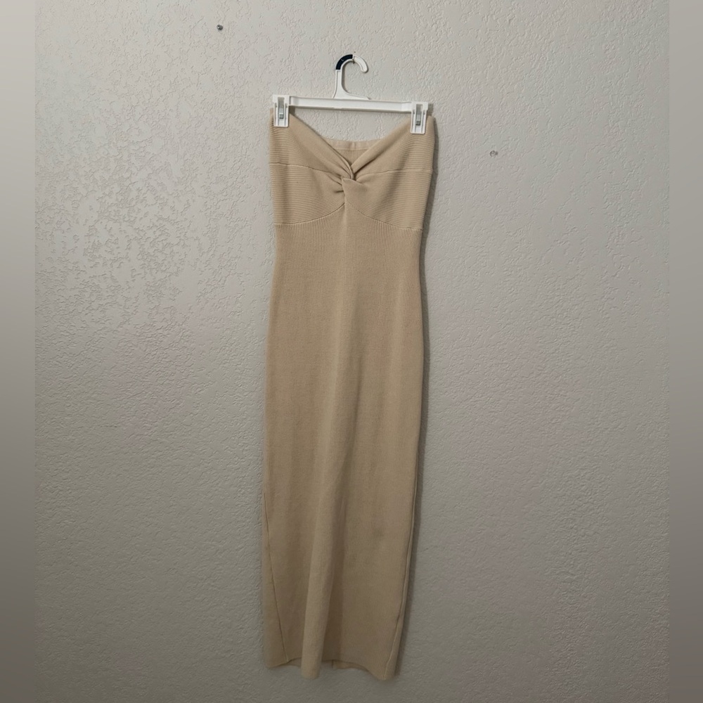 Chic Strapless Beige Dress